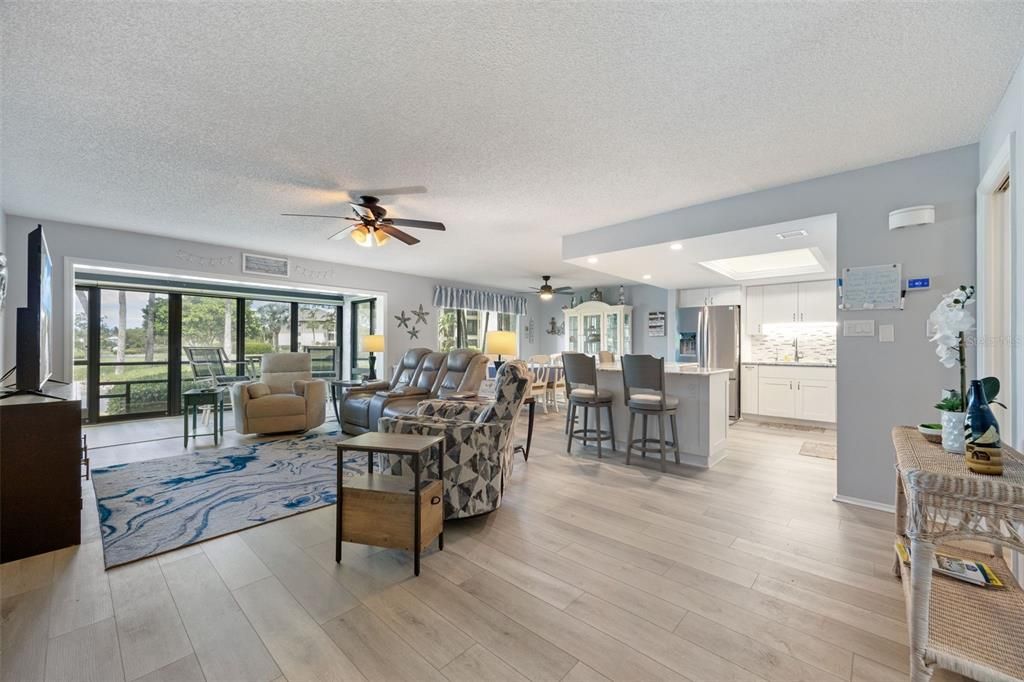 For Sale: $275,000 (2 beds, 2 baths, 1516 Square Feet)