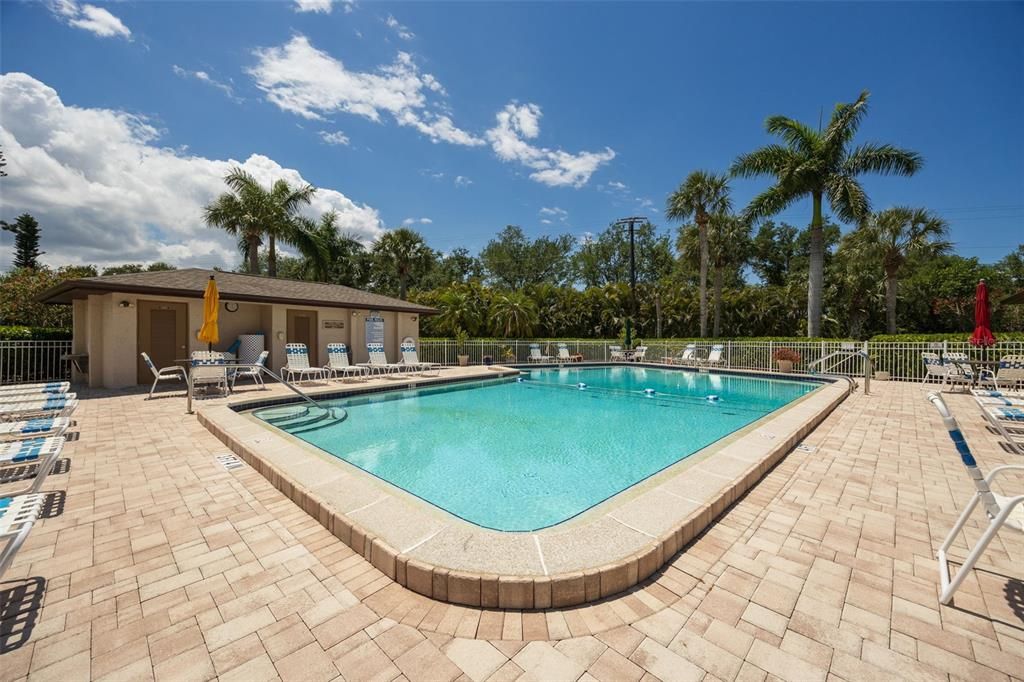 For Sale: $275,000 (2 beds, 2 baths, 1516 Square Feet)