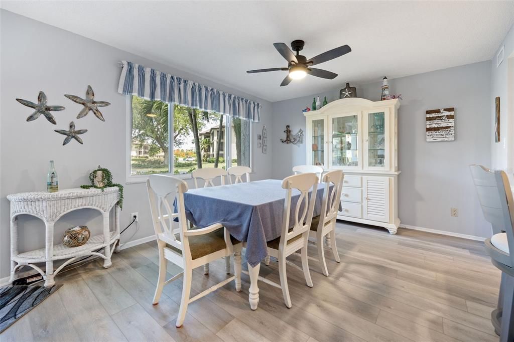 For Sale: $275,000 (2 beds, 2 baths, 1516 Square Feet)