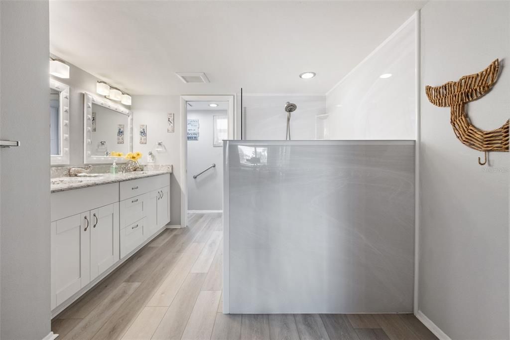 For Sale: $275,000 (2 beds, 2 baths, 1516 Square Feet)