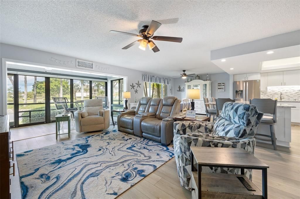 For Sale: $275,000 (2 beds, 2 baths, 1516 Square Feet)