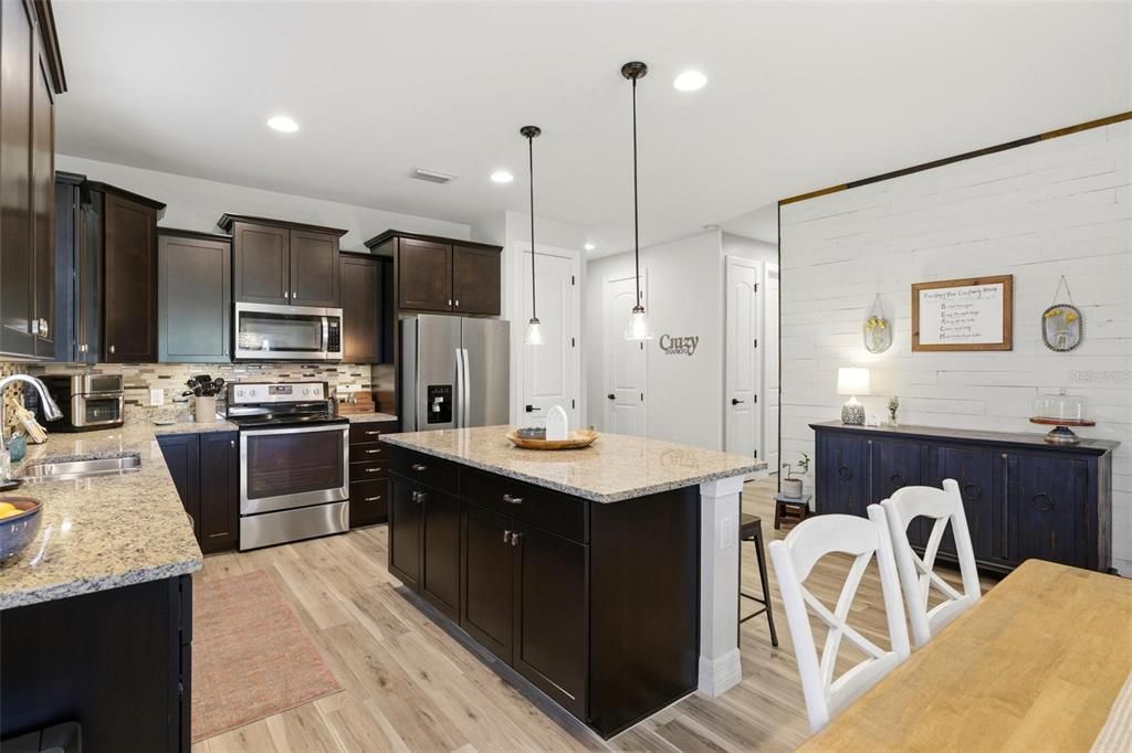 For Sale: $374,000 (3 beds, 2 baths, 1955 Square Feet)