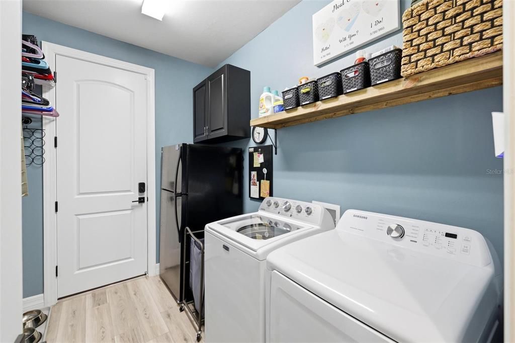 For Sale: $374,000 (3 beds, 2 baths, 1955 Square Feet)