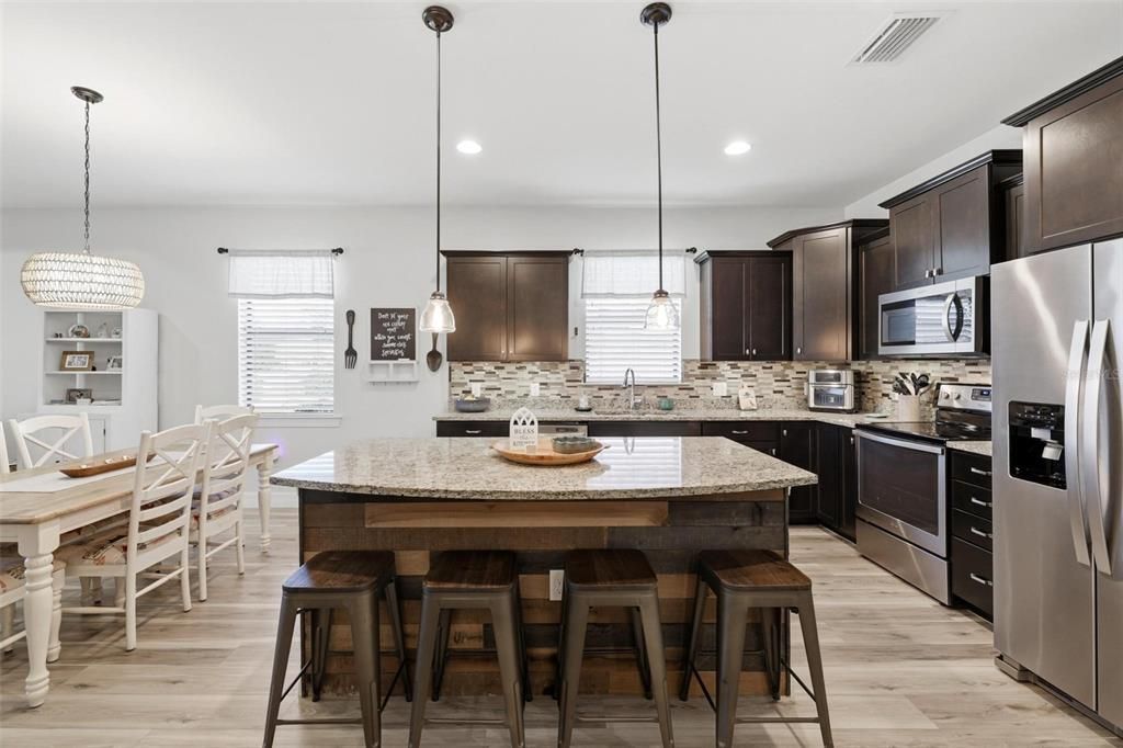 For Sale: $374,000 (3 beds, 2 baths, 1955 Square Feet)