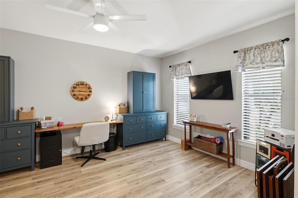 For Sale: $374,000 (3 beds, 2 baths, 1955 Square Feet)
