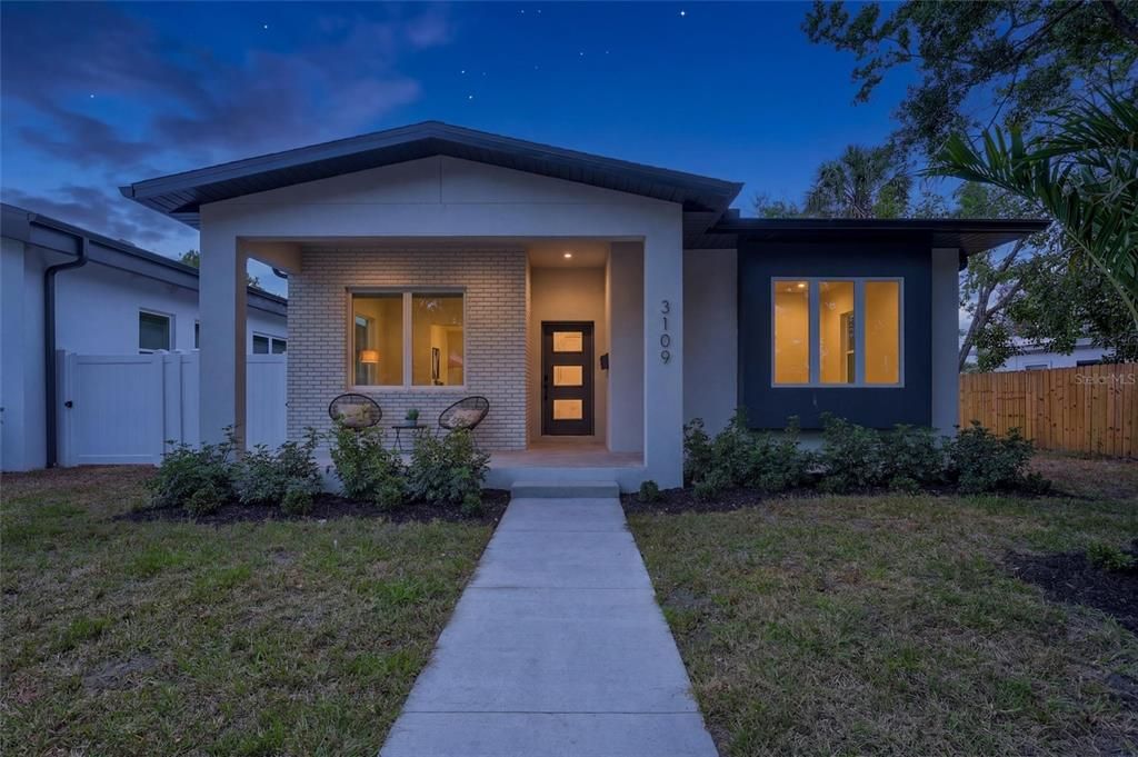 En Venta: $759,000 (4 camas, 2 baños, 1860 Pies cuadrados)