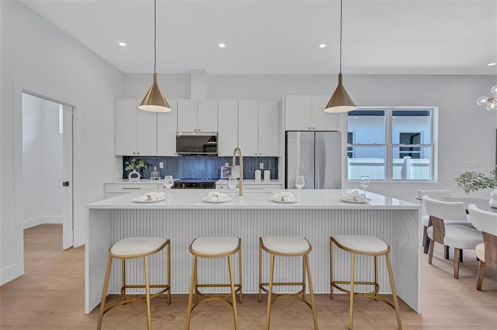 En Venta: $759,000 (4 camas, 2 baños, 1860 Pies cuadrados)