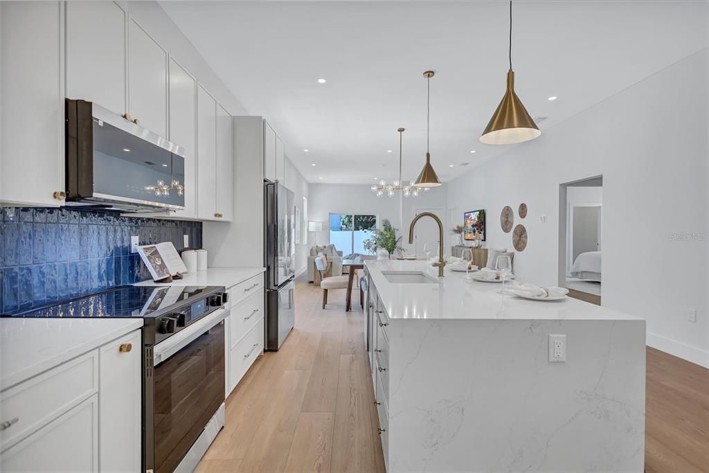 En Venta: $759,000 (4 camas, 2 baños, 1860 Pies cuadrados)