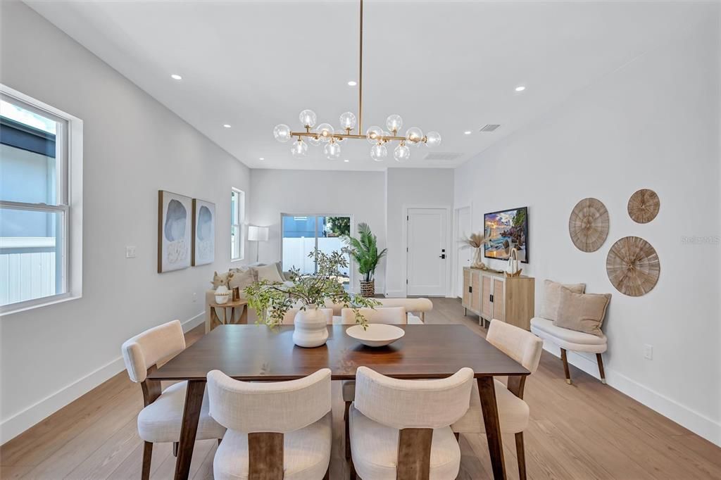 En Venta: $759,000 (4 camas, 2 baños, 1860 Pies cuadrados)