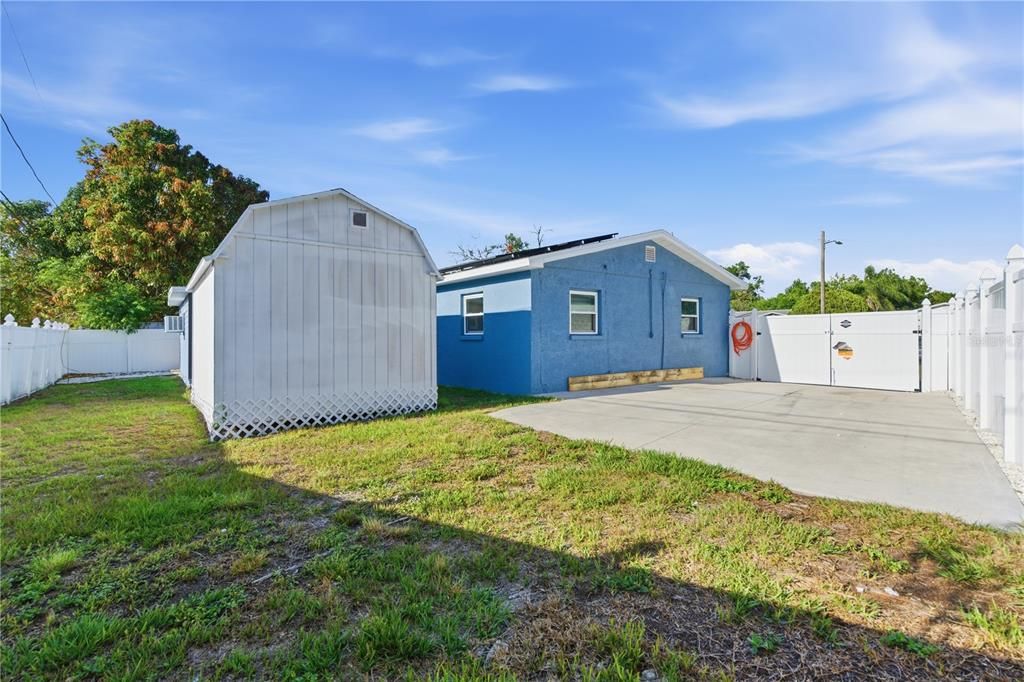 For Sale: $445,900 (4 beds, 3 baths, 1238 Square Feet)