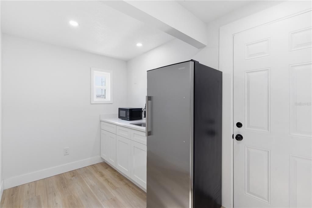 For Sale: $445,900 (4 beds, 3 baths, 1238 Square Feet)