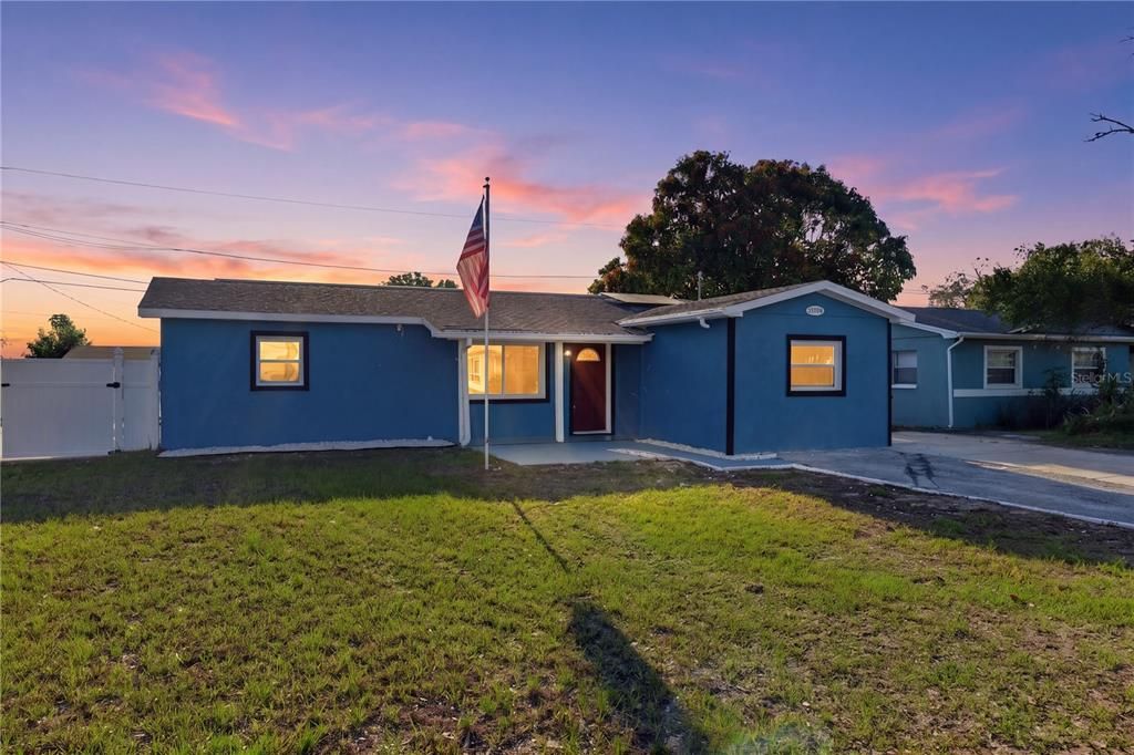 For Sale: $445,900 (4 beds, 3 baths, 1238 Square Feet)