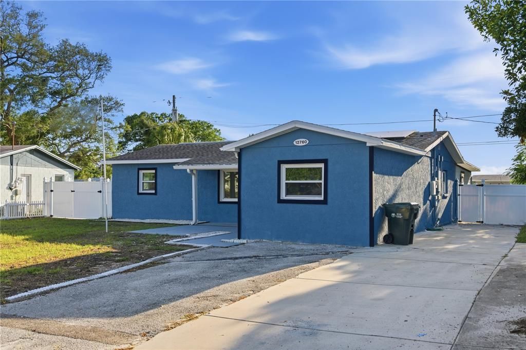 For Sale: $445,900 (4 beds, 3 baths, 1238 Square Feet)