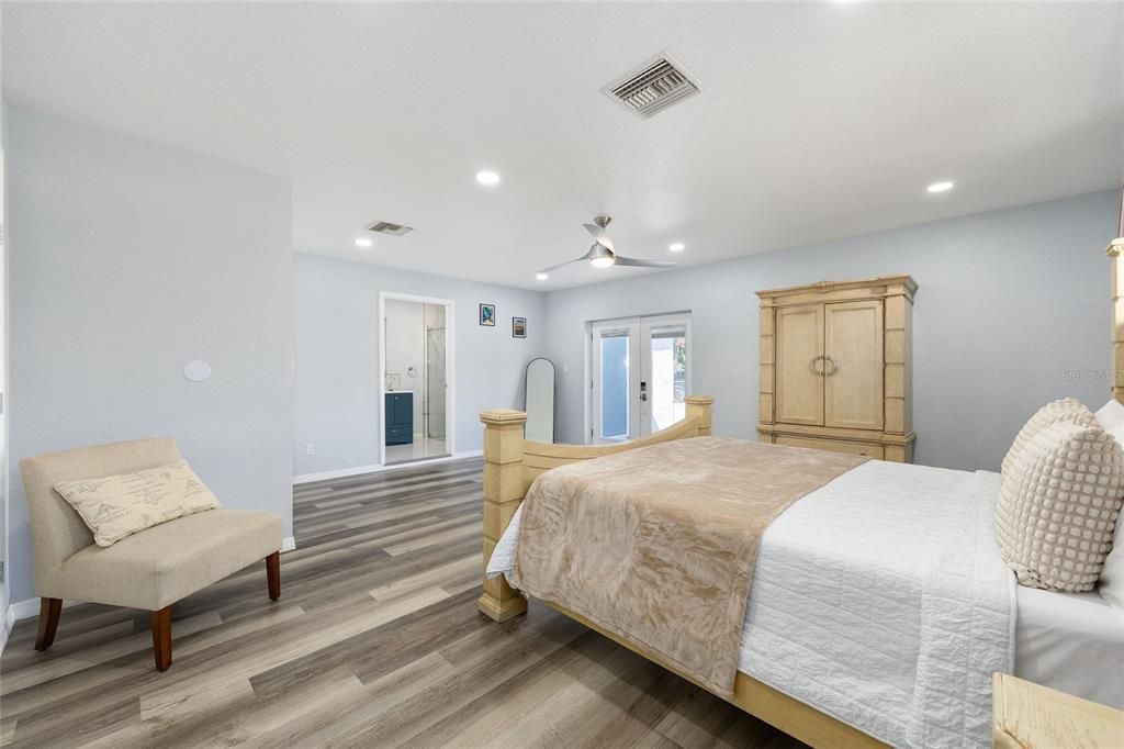 For Sale: $385,000 (3 beds, 2 baths, 2116 Square Feet)
