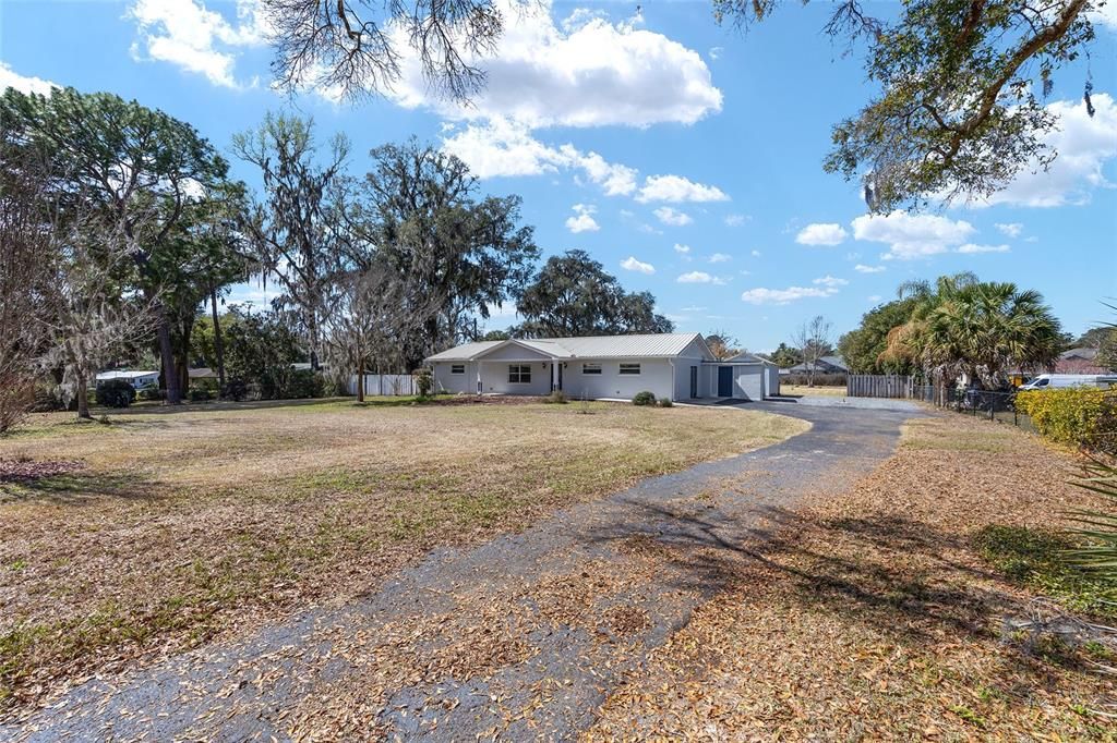 For Sale: $385,000 (3 beds, 2 baths, 2116 Square Feet)