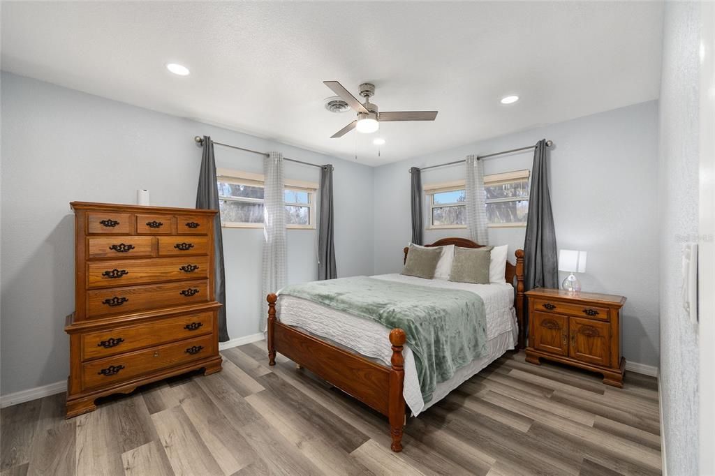 For Sale: $385,000 (3 beds, 2 baths, 2116 Square Feet)