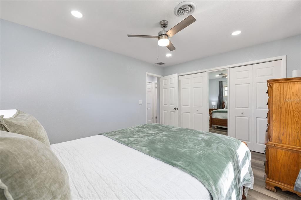 For Sale: $385,000 (3 beds, 2 baths, 2116 Square Feet)