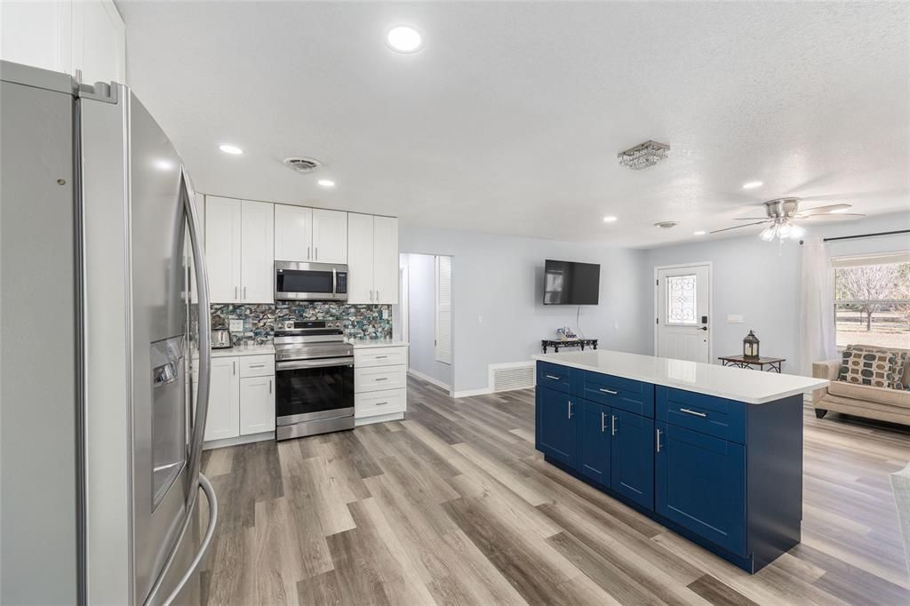 For Sale: $385,000 (3 beds, 2 baths, 2116 Square Feet)