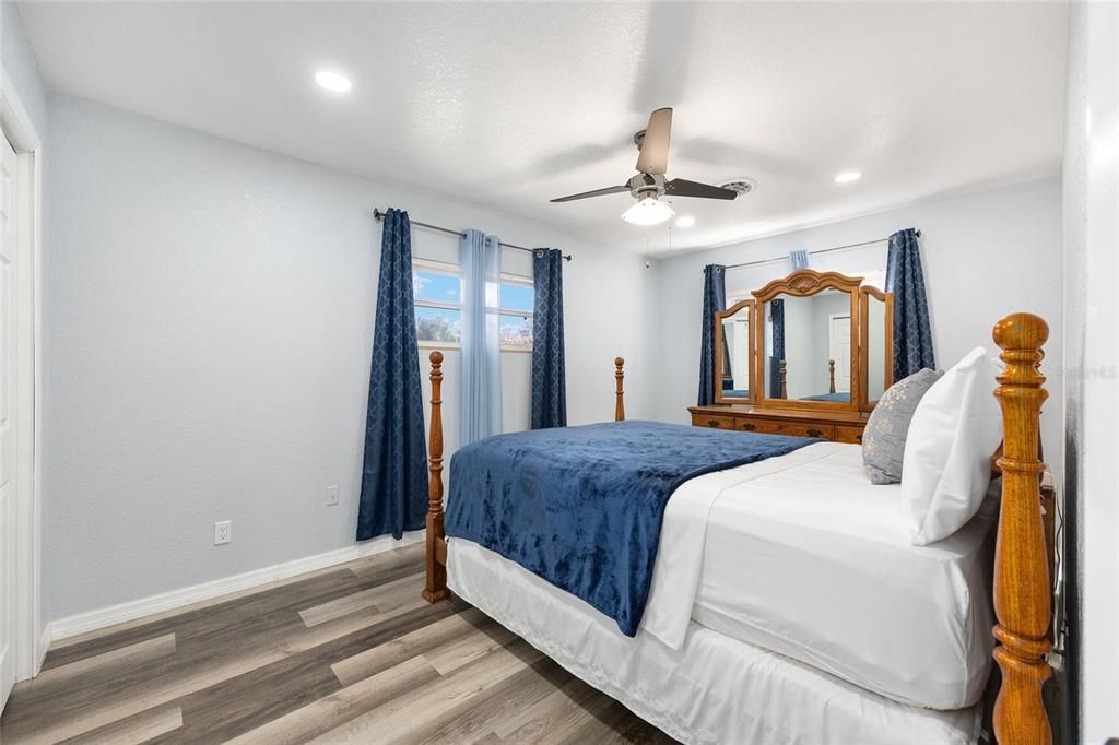 For Sale: $385,000 (3 beds, 2 baths, 2116 Square Feet)