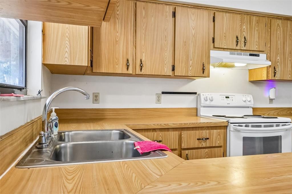 For Sale: $224,000 (2 beds, 2 baths, 1064 Square Feet)