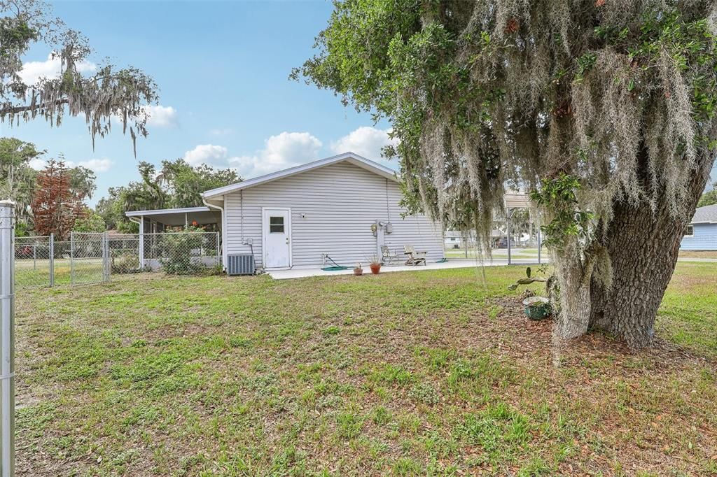 For Sale: $224,000 (2 beds, 2 baths, 1064 Square Feet)