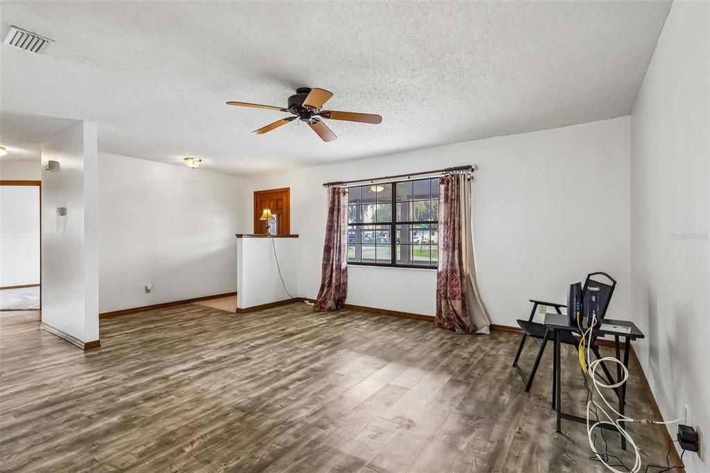 For Sale: $224,000 (2 beds, 2 baths, 1064 Square Feet)