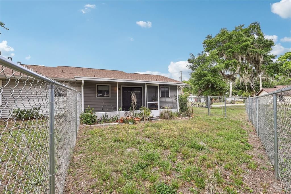 For Sale: $224,000 (2 beds, 2 baths, 1064 Square Feet)