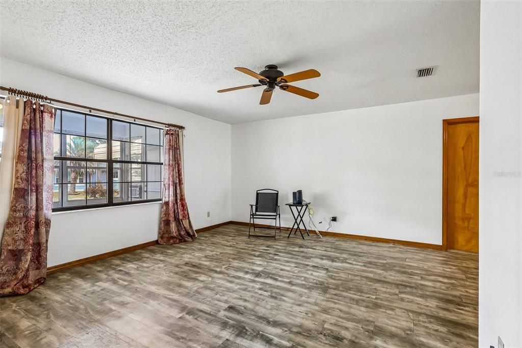 For Sale: $224,000 (2 beds, 2 baths, 1064 Square Feet)