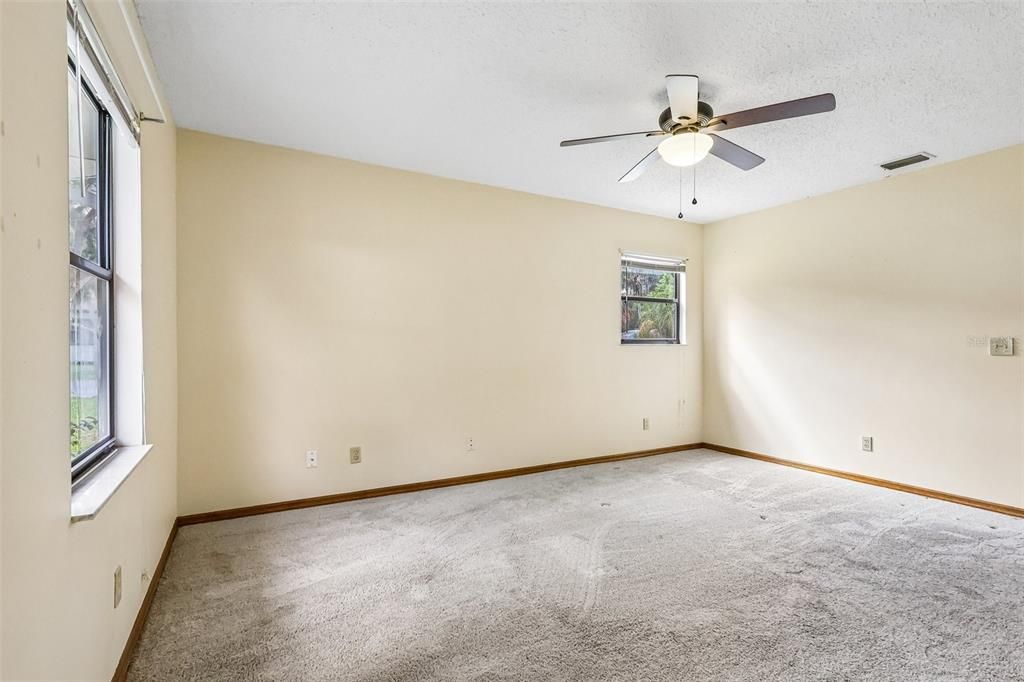 For Sale: $224,000 (2 beds, 2 baths, 1064 Square Feet)