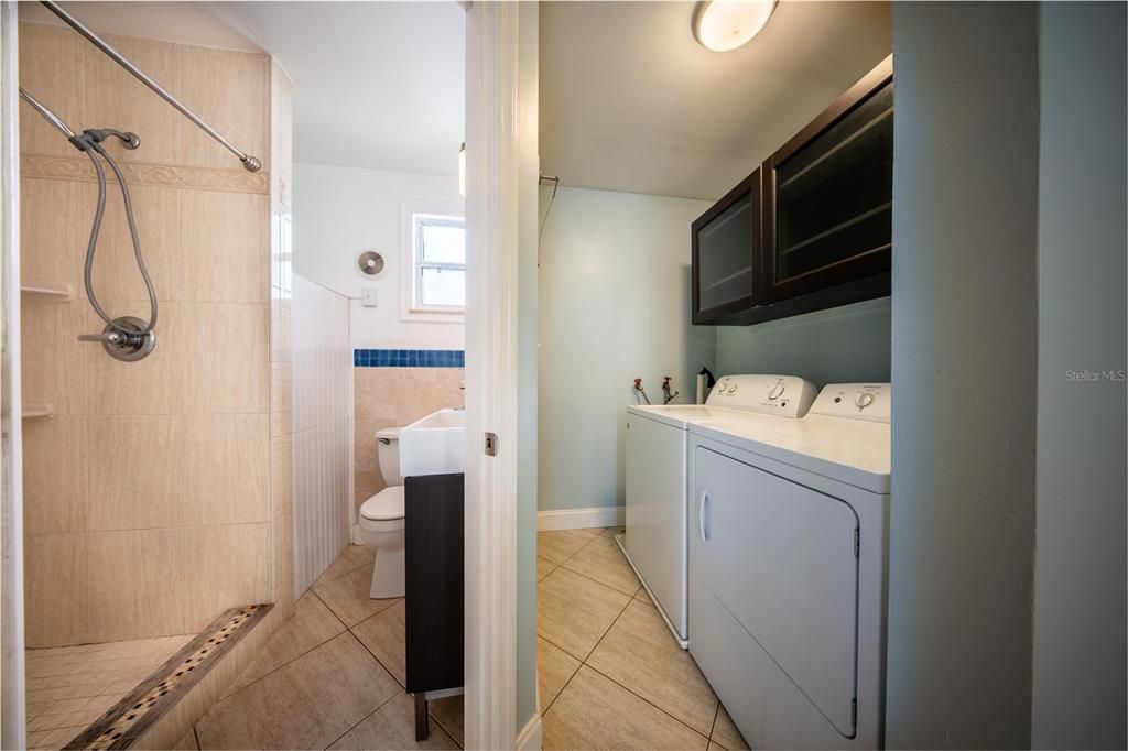 For Sale: $319,000 (3 beds, 2 baths, 1400 Square Feet)