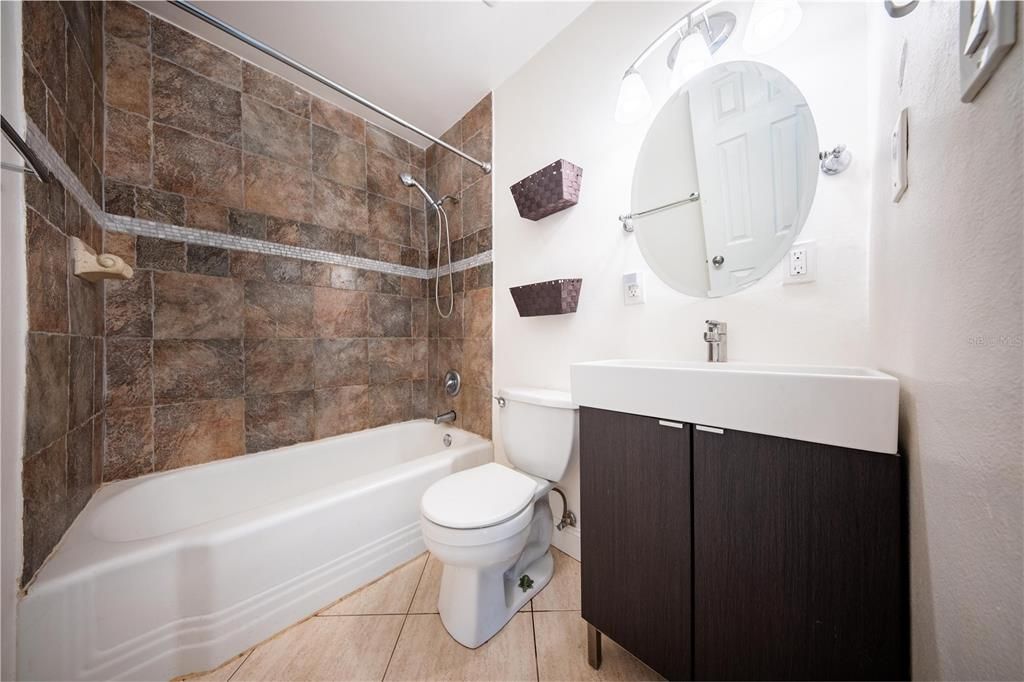 For Sale: $319,000 (3 beds, 2 baths, 1400 Square Feet)