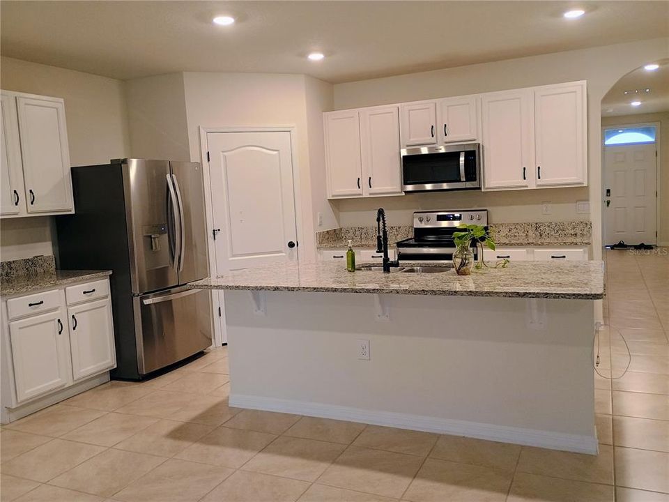 For Rent: $2,700 (4 beds, 2 baths, 1815 Square Feet)