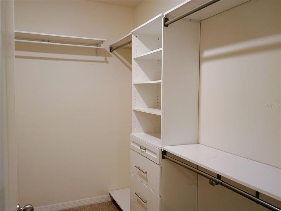 For Rent: $2,700 (4 beds, 2 baths, 1815 Square Feet)