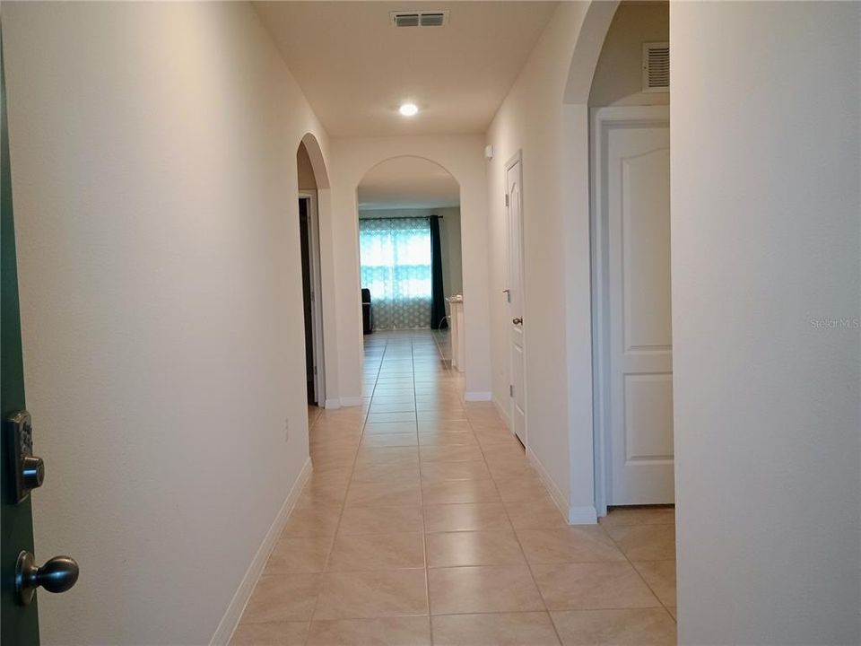 For Rent: $2,700 (4 beds, 2 baths, 1815 Square Feet)