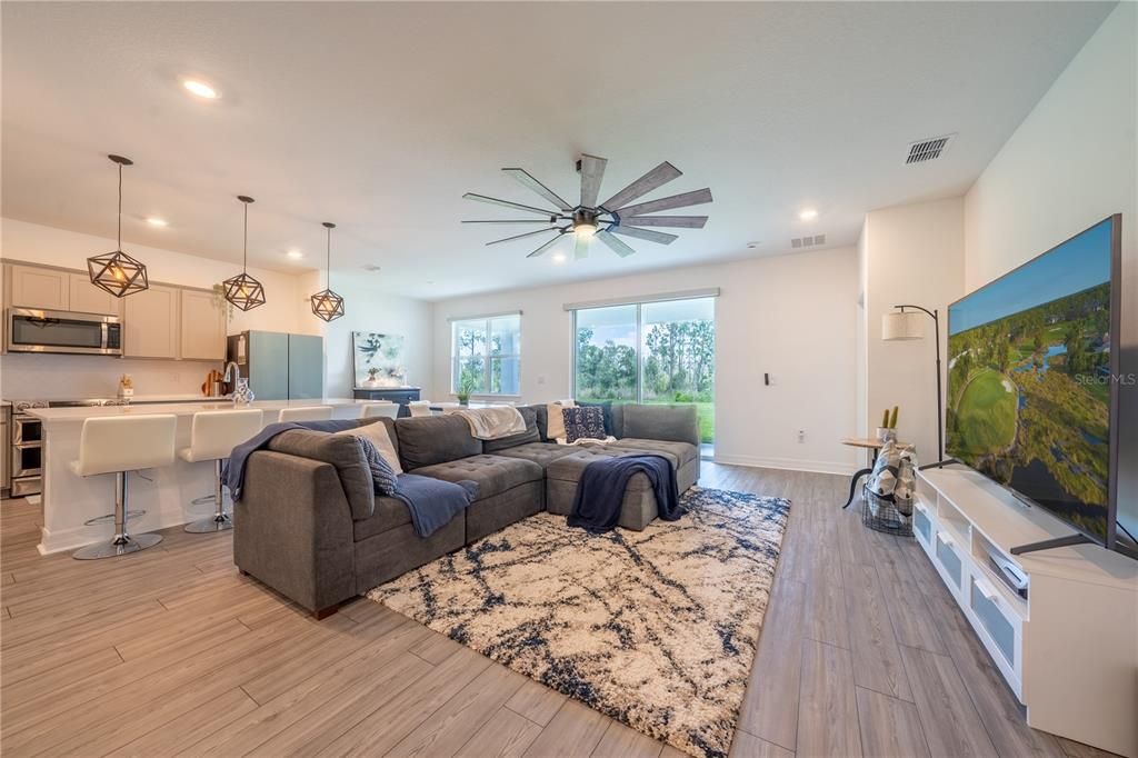 For Sale: $449,900 (4 beds, 3 baths, 2486 Square Feet)
