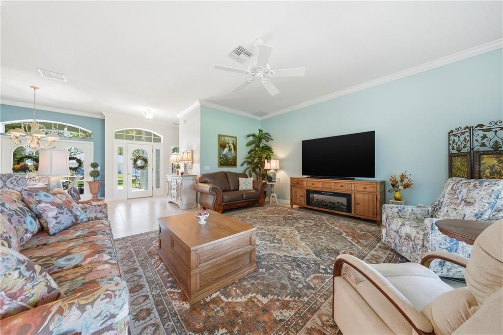 En Venta: $459,900 (3 camas, 2 baños, 2228 Pies cuadrados)