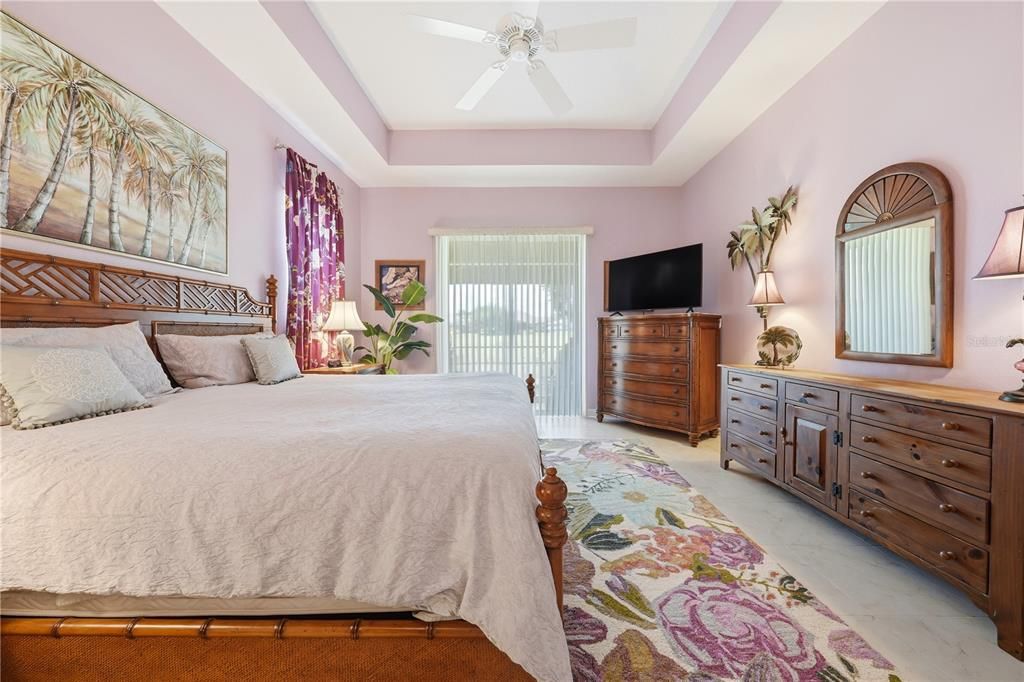 En Venta: $459,900 (3 camas, 2 baños, 2228 Pies cuadrados)