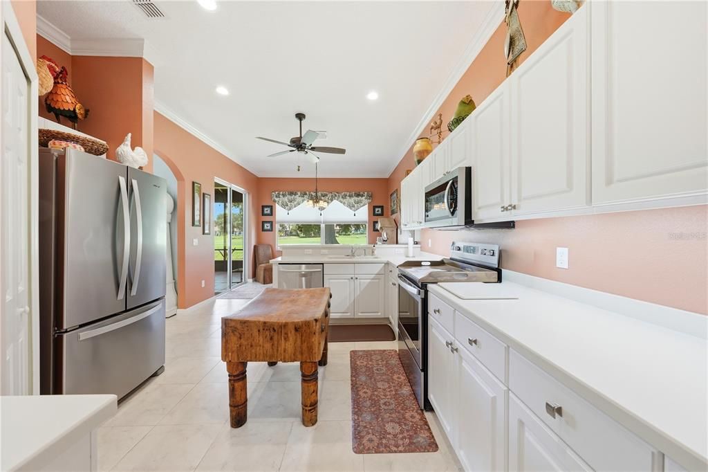 En Venta: $459,900 (3 camas, 2 baños, 2228 Pies cuadrados)