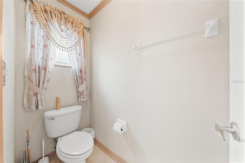 For Sale: $355,000 (3 beds, 2 baths, 1596 Square Feet)