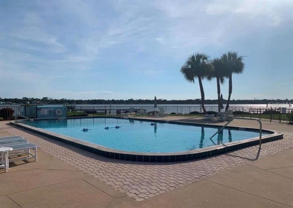 For Rent: $1,250 (1 beds, 1 baths, 612 Square Feet)