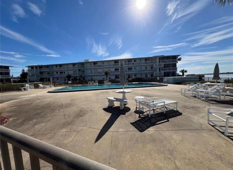 For Rent: $1,250 (1 beds, 1 baths, 612 Square Feet)