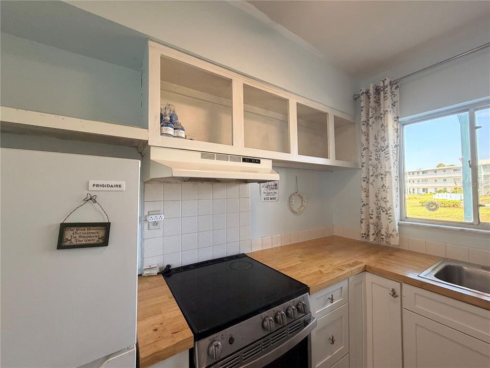 For Rent: $1,250 (1 beds, 1 baths, 612 Square Feet)