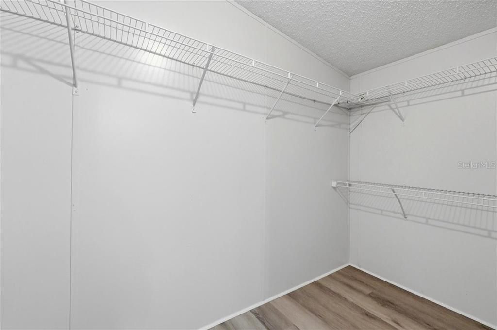 На продажу: $398,000 (4 спален, 2 ванн, 2052 Квадратных фут)