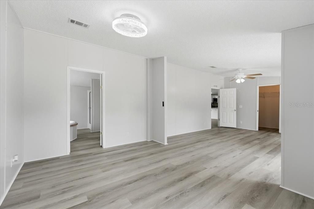 На продажу: $398,000 (4 спален, 2 ванн, 2052 Квадратных фут)