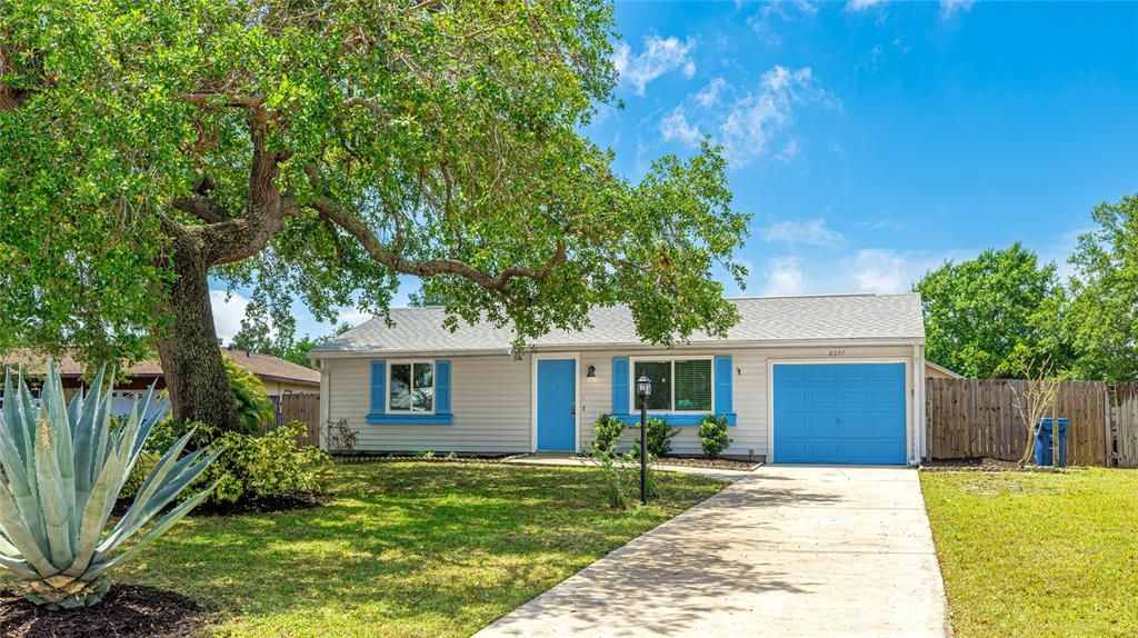 For Sale: $298,000 (2 beds, 1 baths, 1031 Square Feet)
