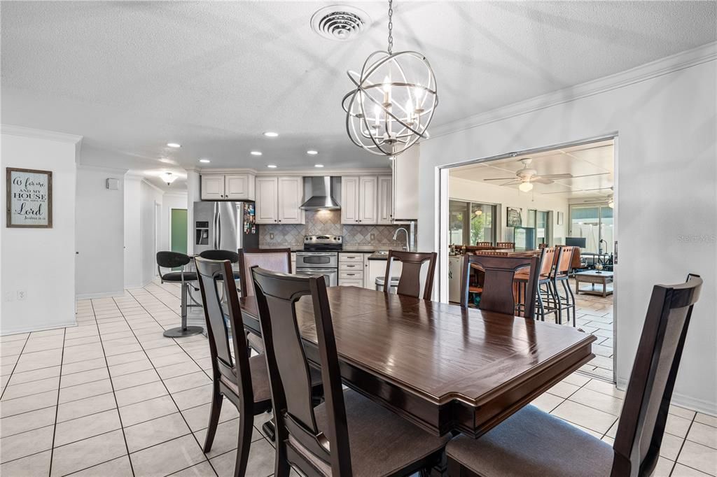 En Venta: $449,900 (3 camas, 2 baños, 2185 Pies cuadrados)