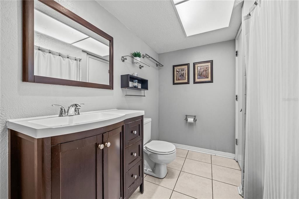 En Venta: $449,900 (3 camas, 2 baños, 2185 Pies cuadrados)