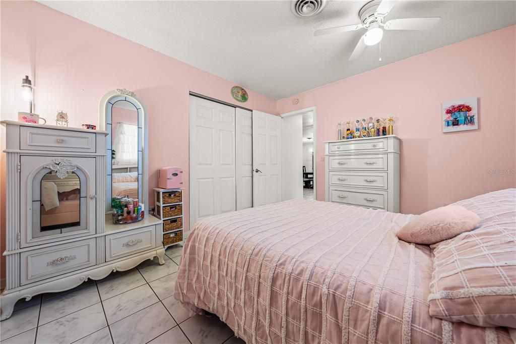 En Venta: $449,900 (3 camas, 2 baños, 2185 Pies cuadrados)