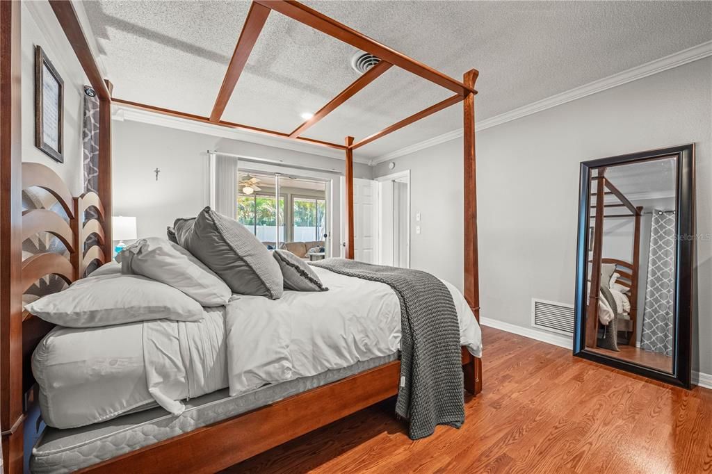 En Venta: $449,900 (3 camas, 2 baños, 2185 Pies cuadrados)