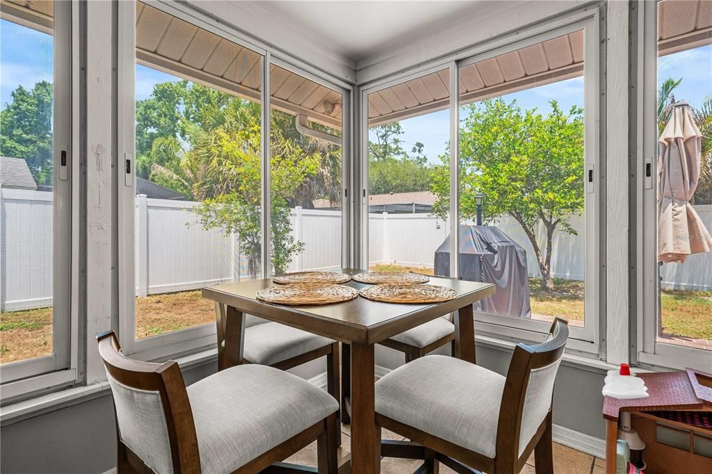 En Venta: $449,900 (3 camas, 2 baños, 2185 Pies cuadrados)